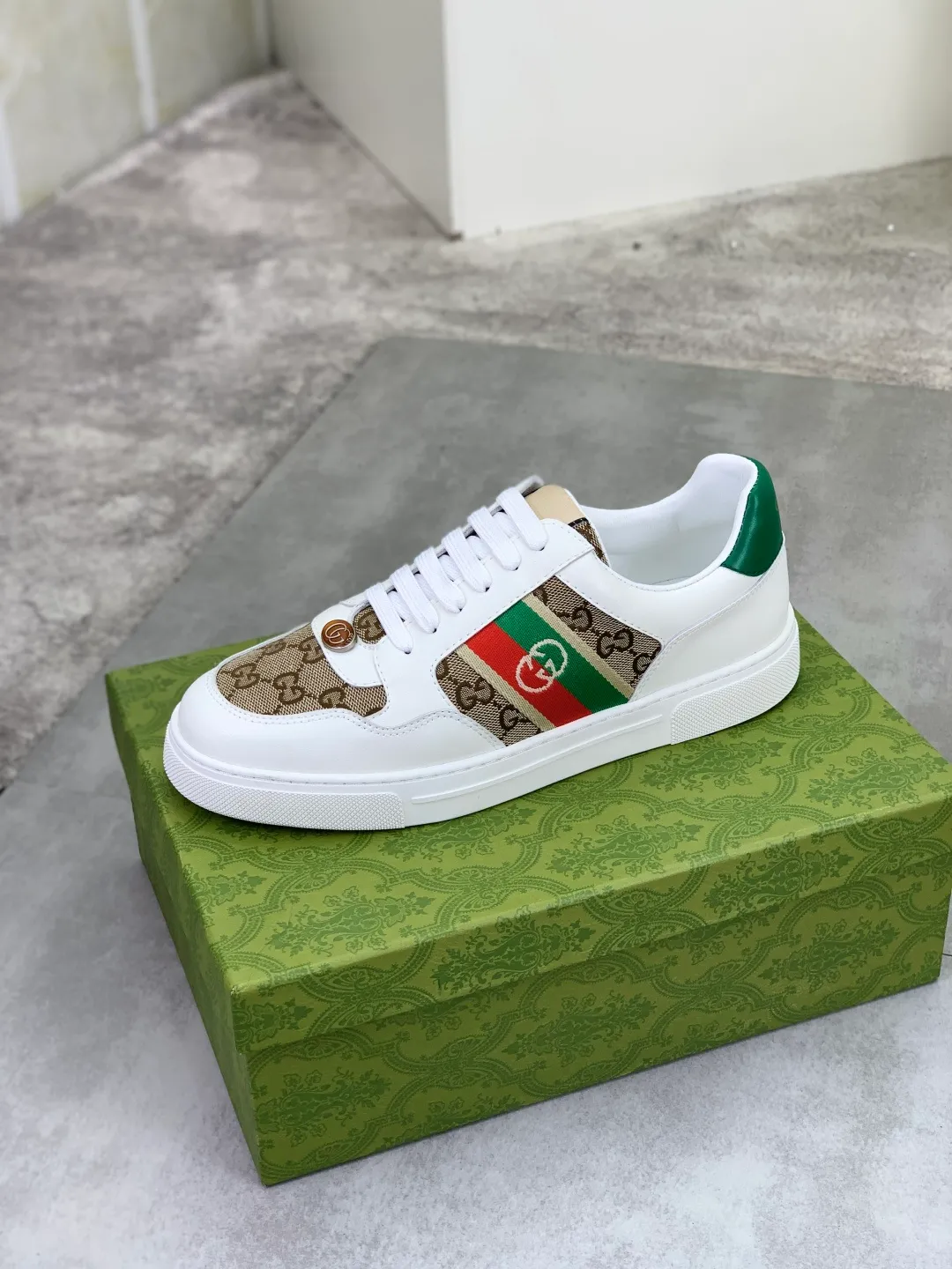 Men's Men's Shoes P420 💰[New Style] 🆘 The latest model from Gucci's official website🎁Classic casual and fashionable men's shoes👟Hot style💥Simple and elegant style, exclusive for trendy men. Unique latest brand elements from the official website👑Gucci original decoration, fashionable and generous, made of original soft calfskin fabric➕Comfortable soft sheepskin lining ✅The official website specifies wear-resistant rubber outsole_full of elasticity, classic model taken in real life🎬Color: 2️⃣colors available😍Number: 38-44